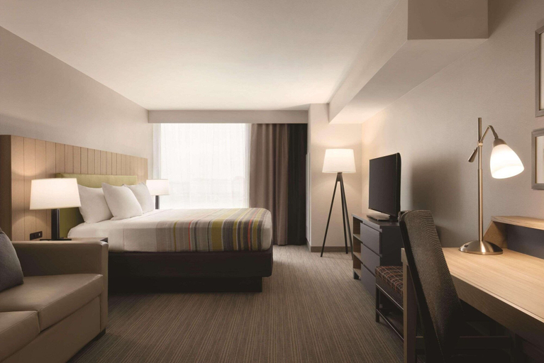 Bedroom 3, Country Inn & Suites by Radisson, Ft. Atkinson, WI, Jefferson