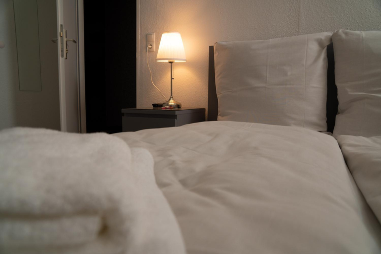 Others 2, Sleep In Hamburg Kajuten, Hamburg