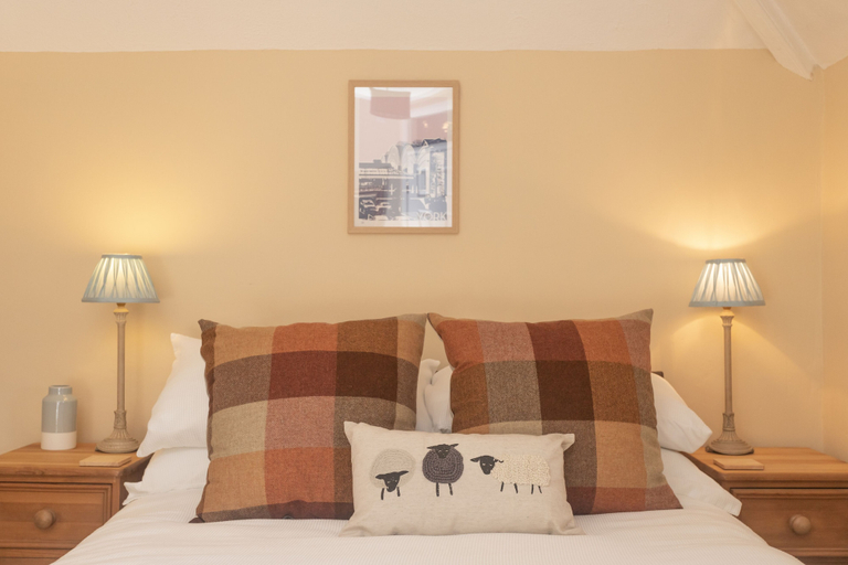 Bedroom 2, Pinfold Cottage, York