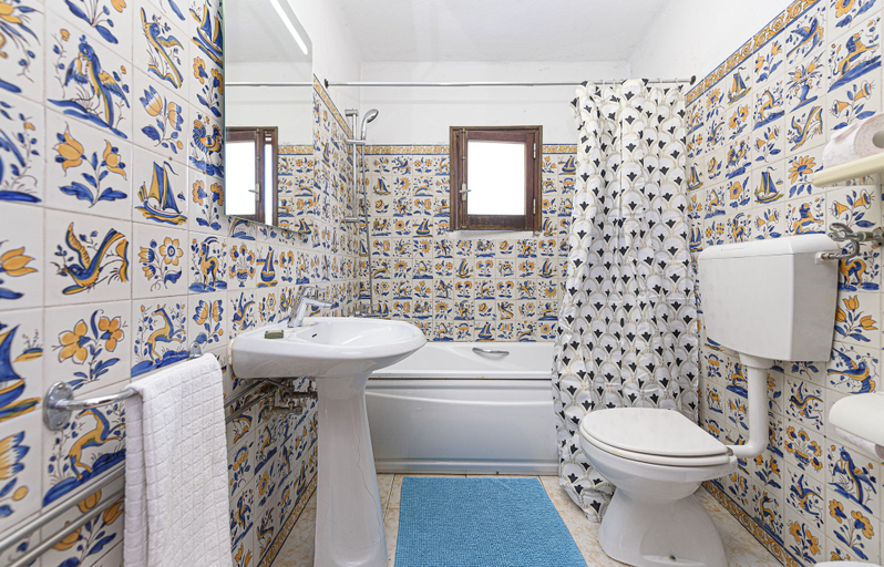 Bathroom 3, Quinta de São Pedro, Almada