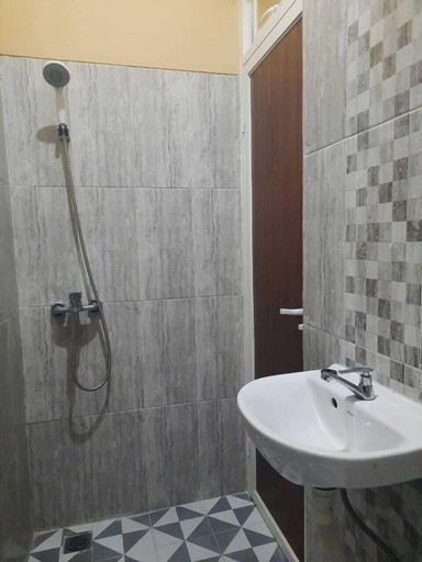 Bathroom 4