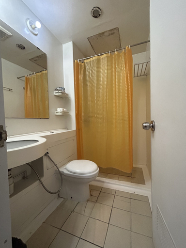 Bathroom 5, Manila Lee - Malate Bayview Mansion, Manila City