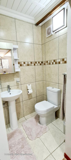 Bathroom 2, Mountain View Guesthouse, West Coast