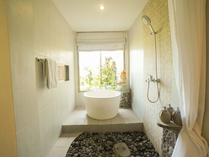 Bathroom 7