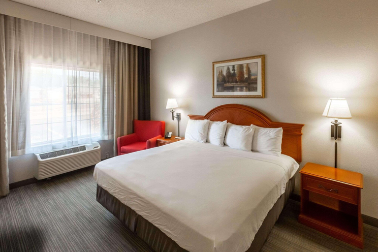 Bedroom 3, Country Inn & Suites by Radisson, El Dorado, AR, Union