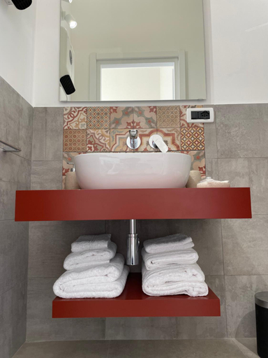Bathroom 2, Arricria Room Suite, Palermo
