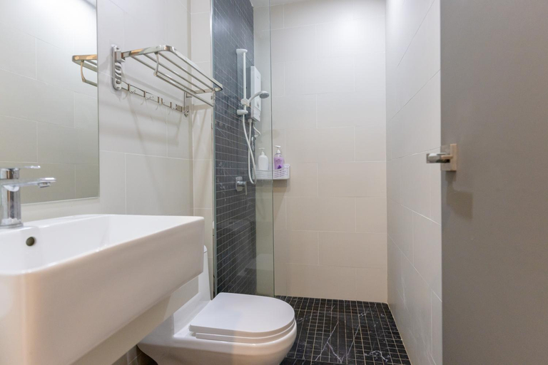 Bathroom 4, Beacon Executive Suite Penang, Penang Island