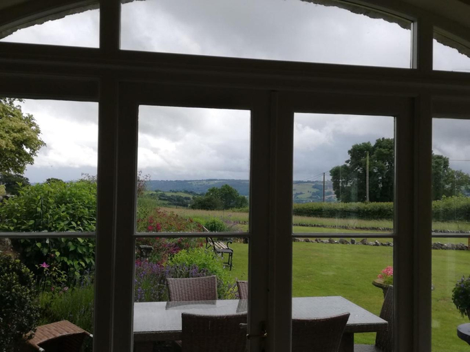 Others 4, Rusling House, North Somerset