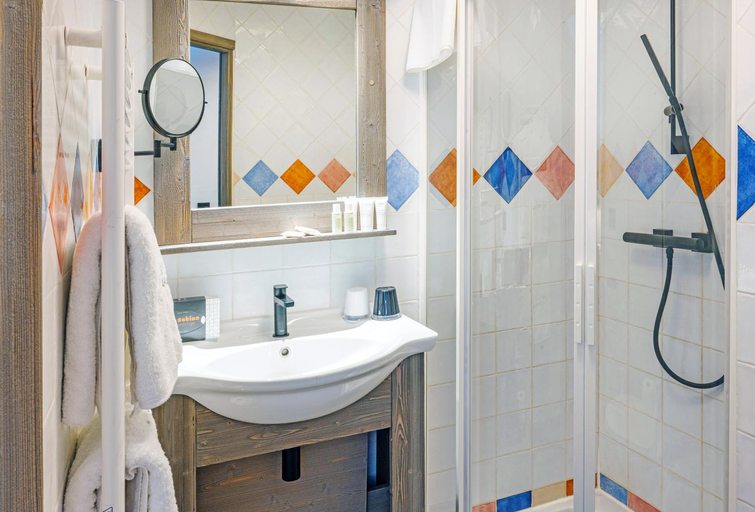 Bathroom 5, Hotel L'Aigle du Montana by Les Etincelles, Savoie