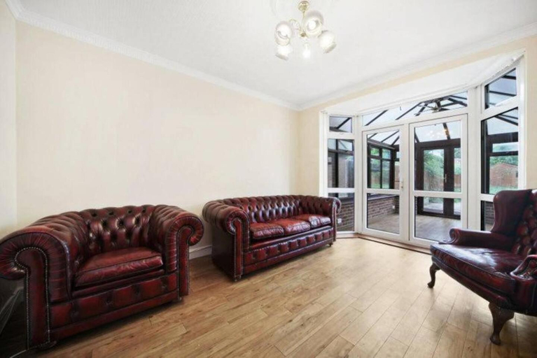 Others 5, Greenford Hububb Stay, London
