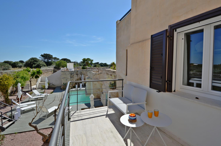 Others 5, Villa Rocce Bianche, Trapani