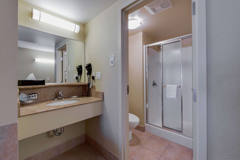 Bathroom 4, Country Inn & Suites by Radisson, Niagara Falls, ON, Niagara