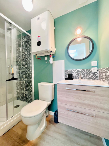 Bathroom 1, LE QUAI 6 - Studio neuf CALME LUMINEUX - CLIM - WiFi - Gare a 200m, Lot-et-Garonne