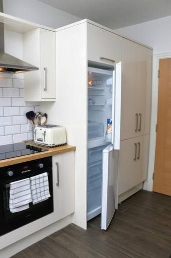 Others 5, Upton Road Apartments, Hertfordshire