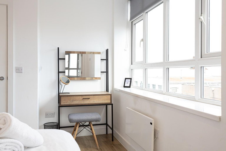 Bedroom 2, Pillo Rooms Serviced Apartments - Manchester Arena, Manchester
