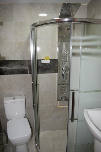 Bathroom 3, Rose city inn, Wadi Musa