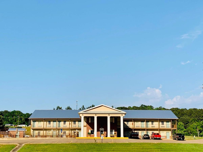 Exterior & Views 2, Weston Inn & Suites, Cherokee