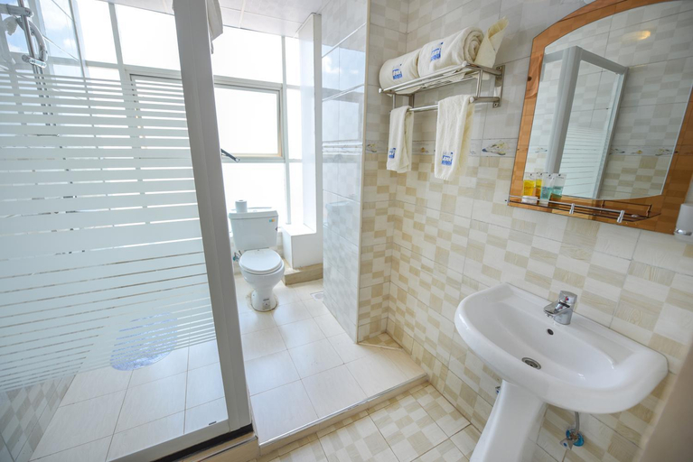Bathroom 4, Bmk House Apartments, Kampala