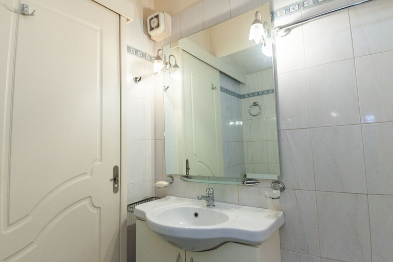 Bathroom 3, Scenic Balcony Apt in Vibrant Petralona, Attica