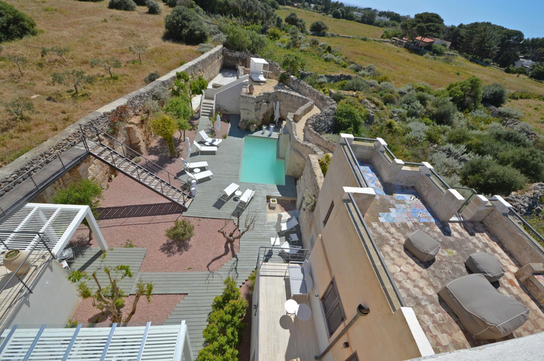 Others 3, Villa Rocce Bianche, Trapani
