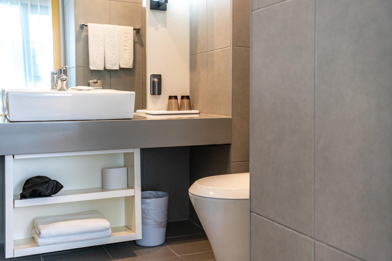 Bathroom 5, Seogwipo Hills Hotel, Seogwipo
