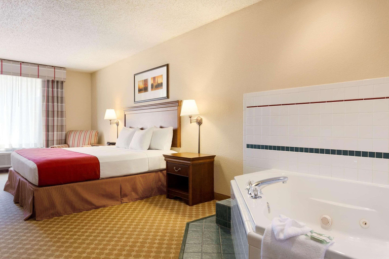 Bedroom 3, Country Inn Suites By Radisson Nevada Mo, Vernon