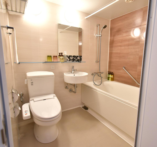 Bathroom 23