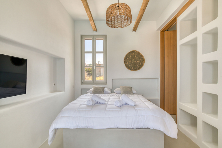 Bedroom 4, Lil Paros Luxury suites, South Aegean
