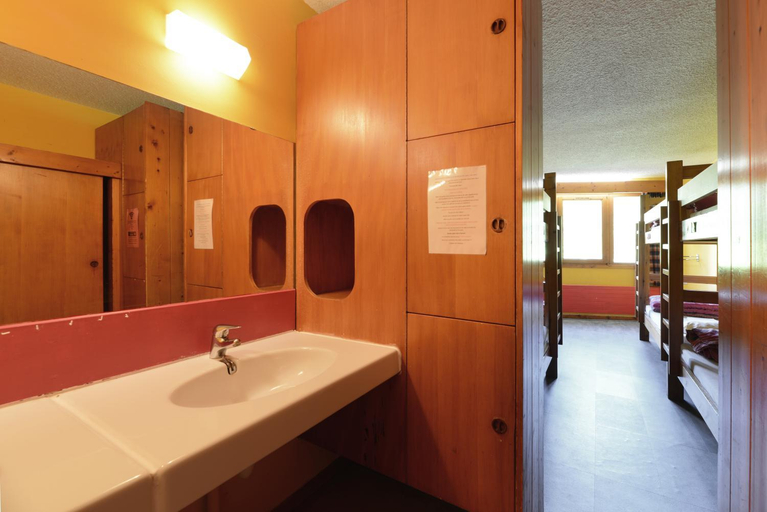 Others 4, Auberge de Jeunesse HI Seez, Savoie