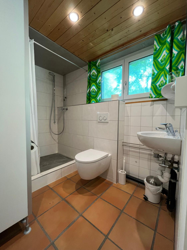 Bathroom, Me Gustas Tu - Separee, Winterthur