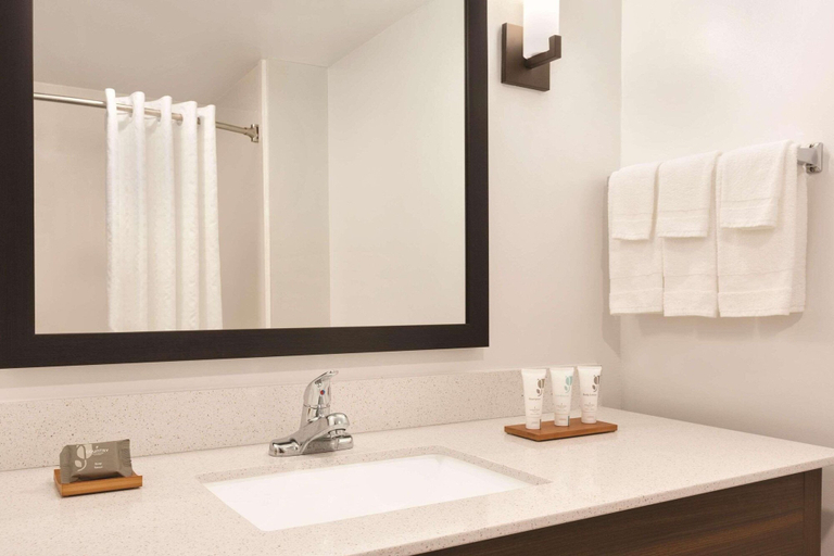 Bathroom 4, Country Inn & Suites by Radisson, Appleton North, WI, Outagamie
