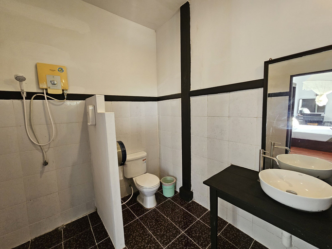 Bathroom 5, Phitharom PP Resort, Mueang Krabi