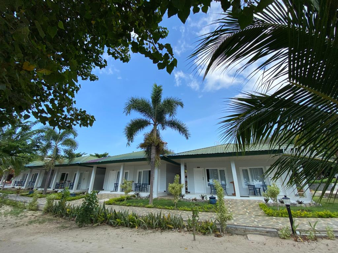 Exterior & Views 17