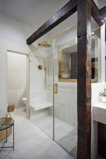 Bathroom 5, Helguera Palacio Boutique & Antique, Cantabria