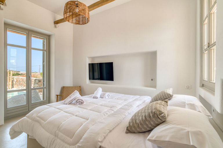 Bedroom 2, Lil Paros Luxury suites, South Aegean