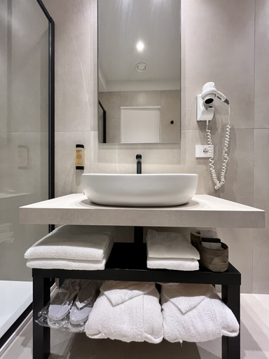 Bathroom 5, Pietre Nere Resort, Ragusa