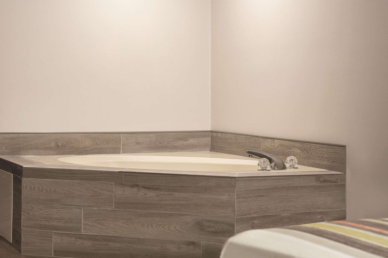 Bathroom 20