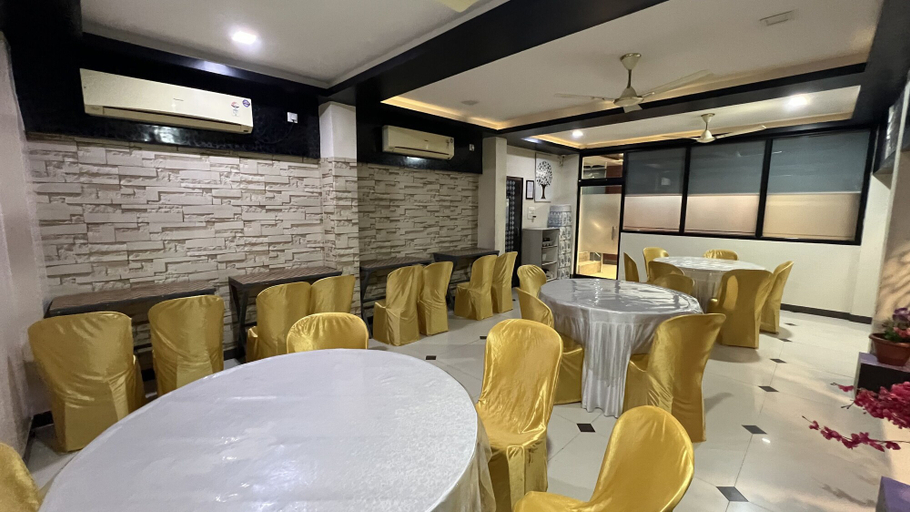 Food & Drinks 5, Hotel Vandana Palace, Surendranagar
