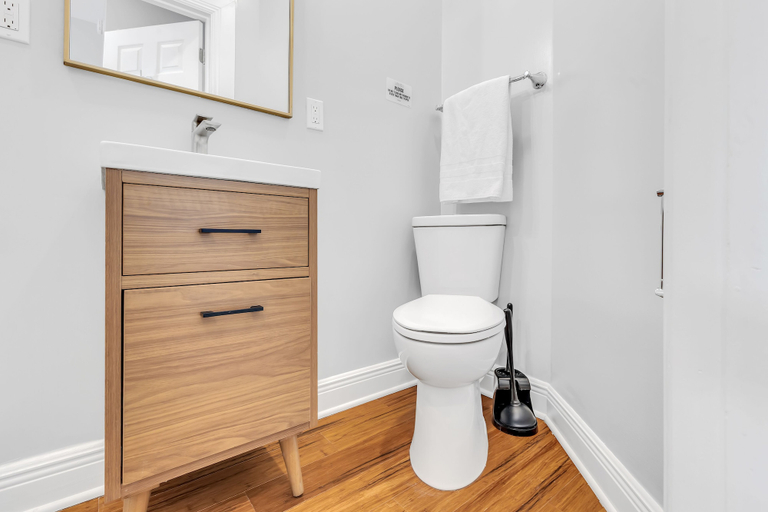 Bathroom 3, Brewerytown Balcony Retreat W Oxford 1BR, Philadelphia