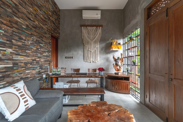 Dining Room 15