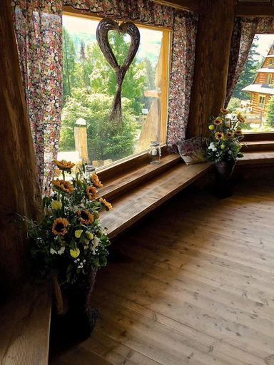 Public Area, Góralski Dwór, Tatra