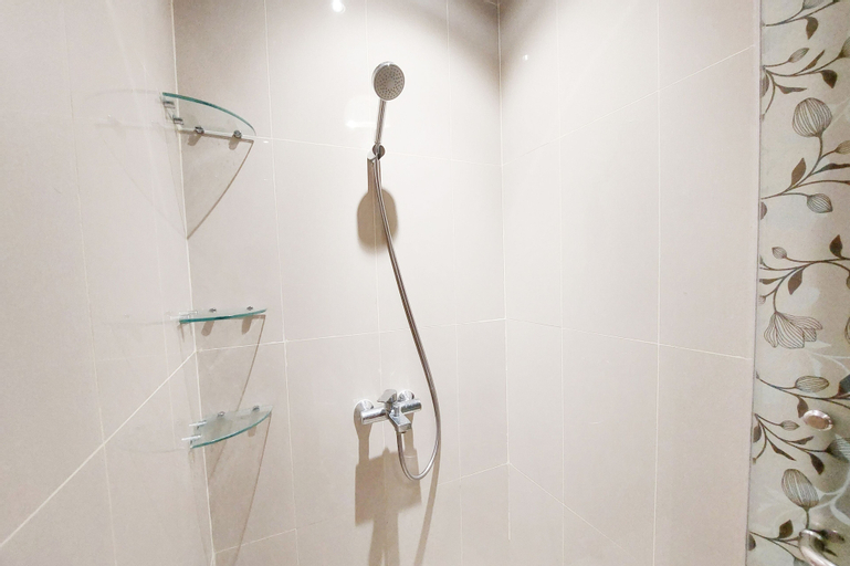 Bathroom 13