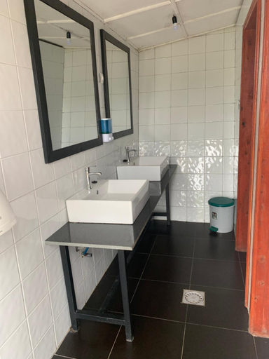 Bathroom 3, Palm garden resort, Rubavu