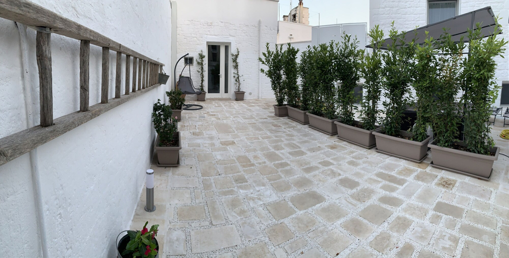 Others 5, Mirum Apuliae, Bari