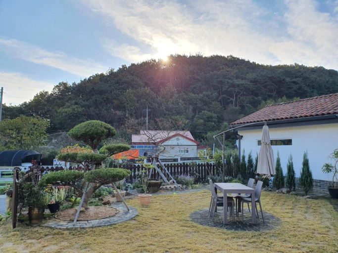 Others 5, Iryang Stay, Goseong