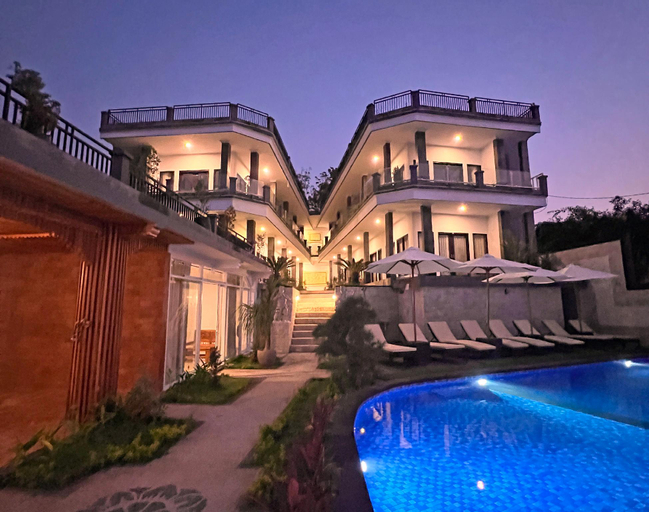 Exterior 1