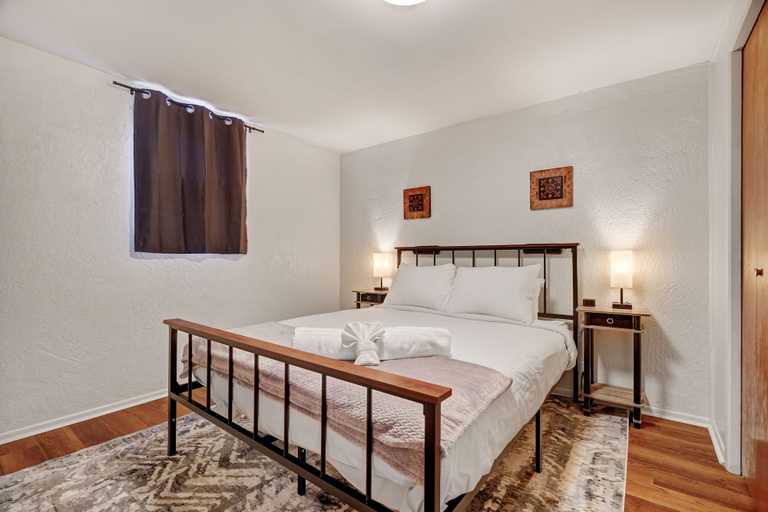 Bedroom 2, Mid-Loa Lodge, El Paso