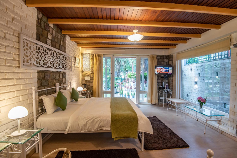 Others 5, Sakley's Cottages, Nainital