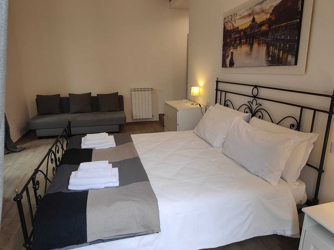 Bedroom 4, White King Rooms, Rome