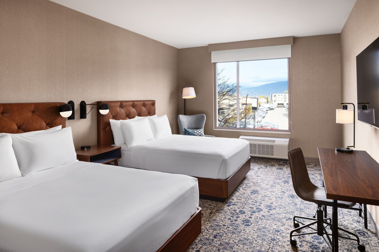 Bedroom 3, Four Points by Sheraton Penticton at the Convention Centre, Okanagan-Similkameen